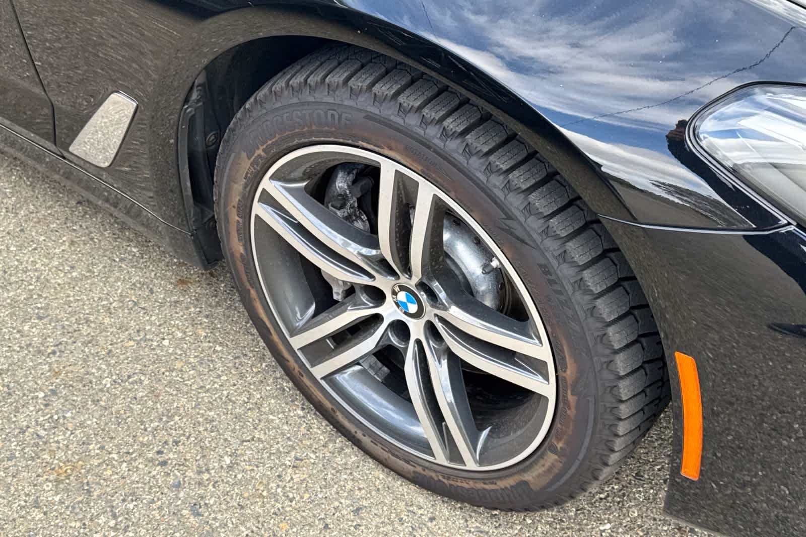 Used 2021 Jet Black BMW 530i xDrive image 12