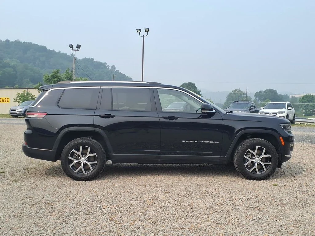 Used 2023 Black Jeep Limited image 8