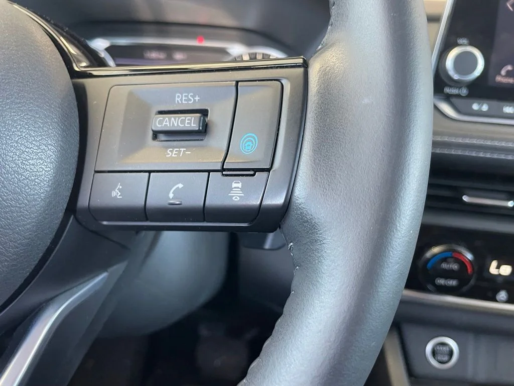 Used 2023 Gray Nissan SV image 15