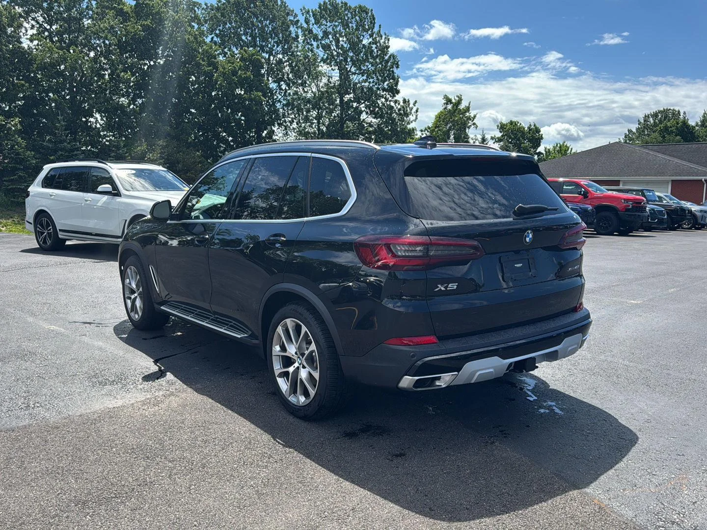 Used 2022 Jet Black BMW xDrive40i image 5