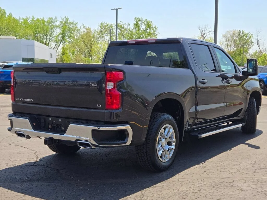 2022 Chevrolet Silverado 1500 LT - Photo 12