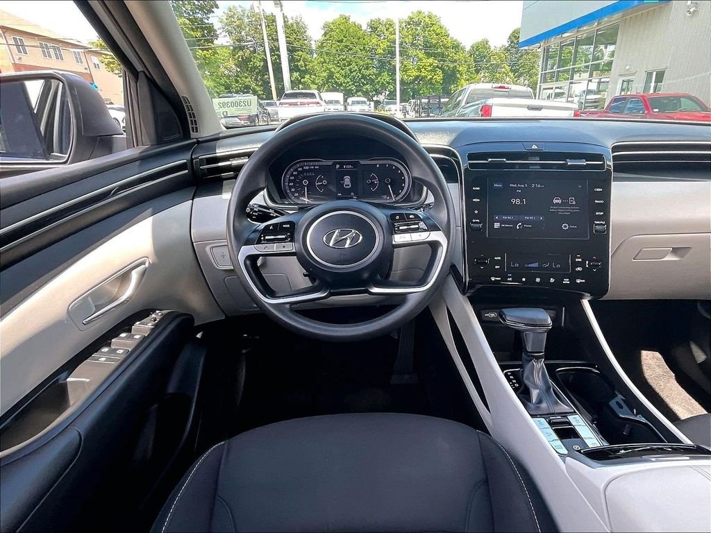 Used 2024 Silver Hyundai SEL image 17