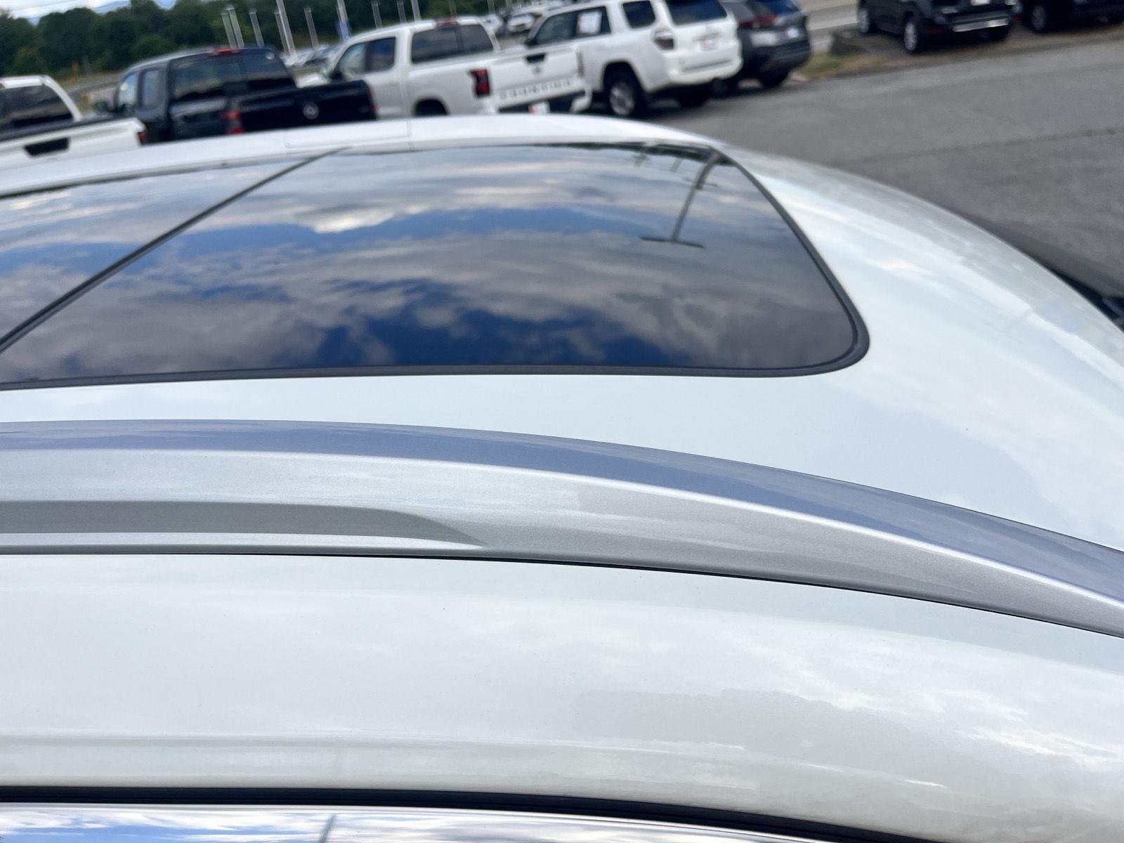 Used 2023 Pearl White Tricoat Nissan SL image 9