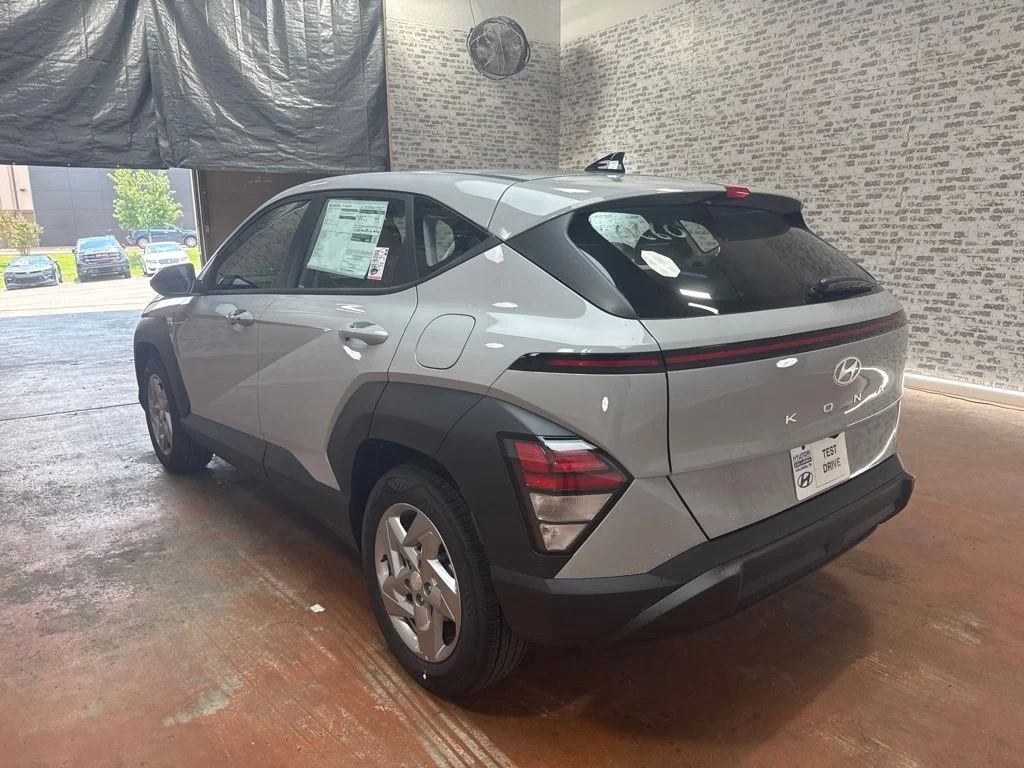 New 2027 Cyber Gray Metallic Hyundai SE image 5