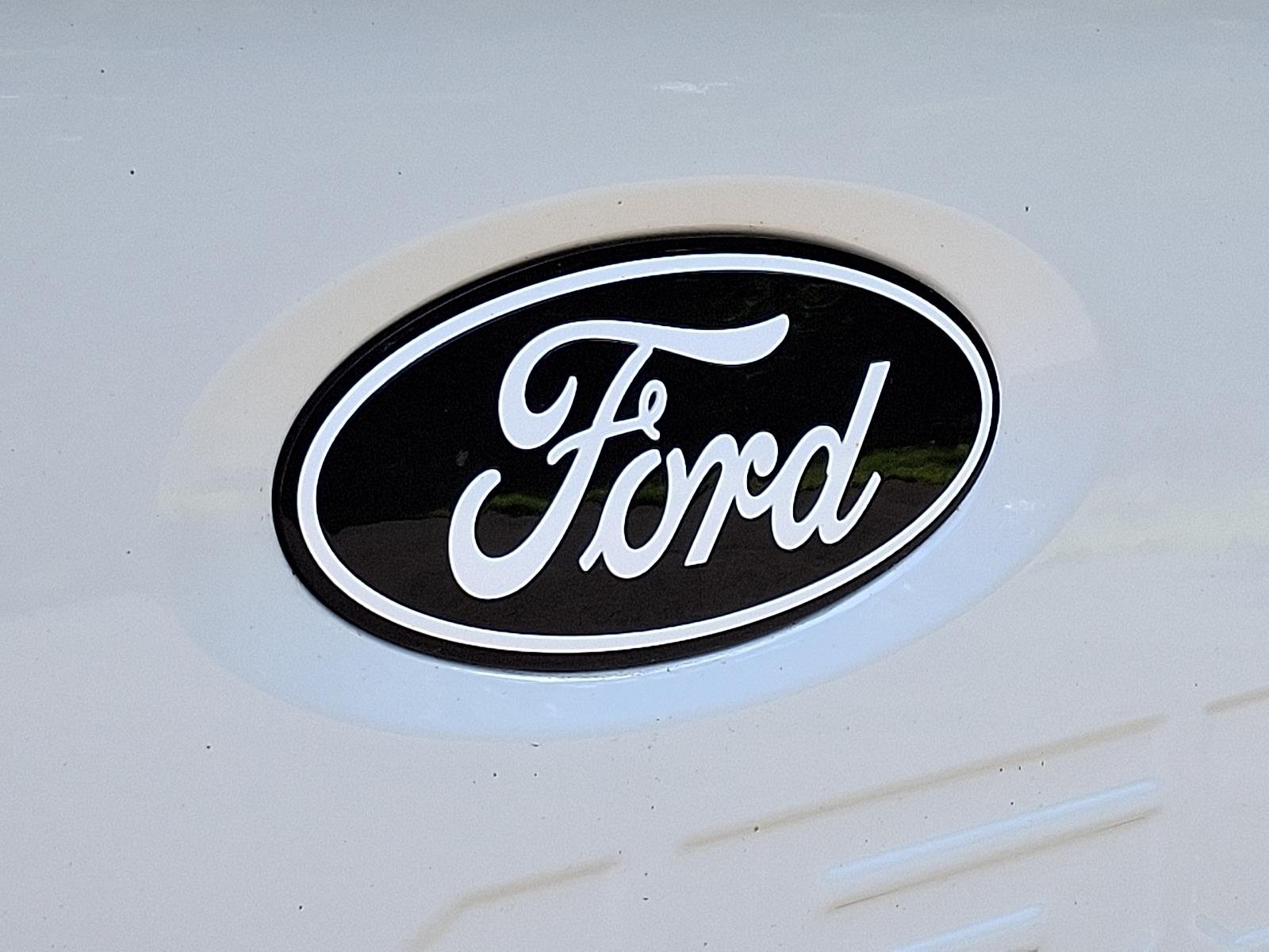 Used 2025 Star White FORD TRUCK LARIAT image 28