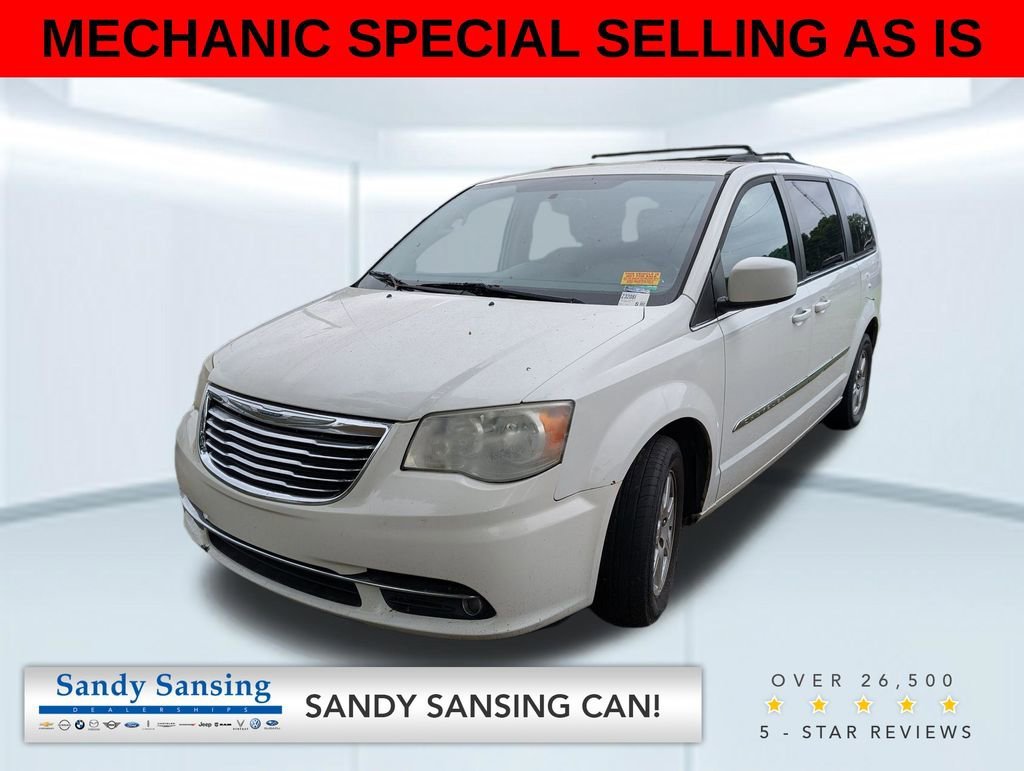 2012 Chrysler Town & Country Touring's photo