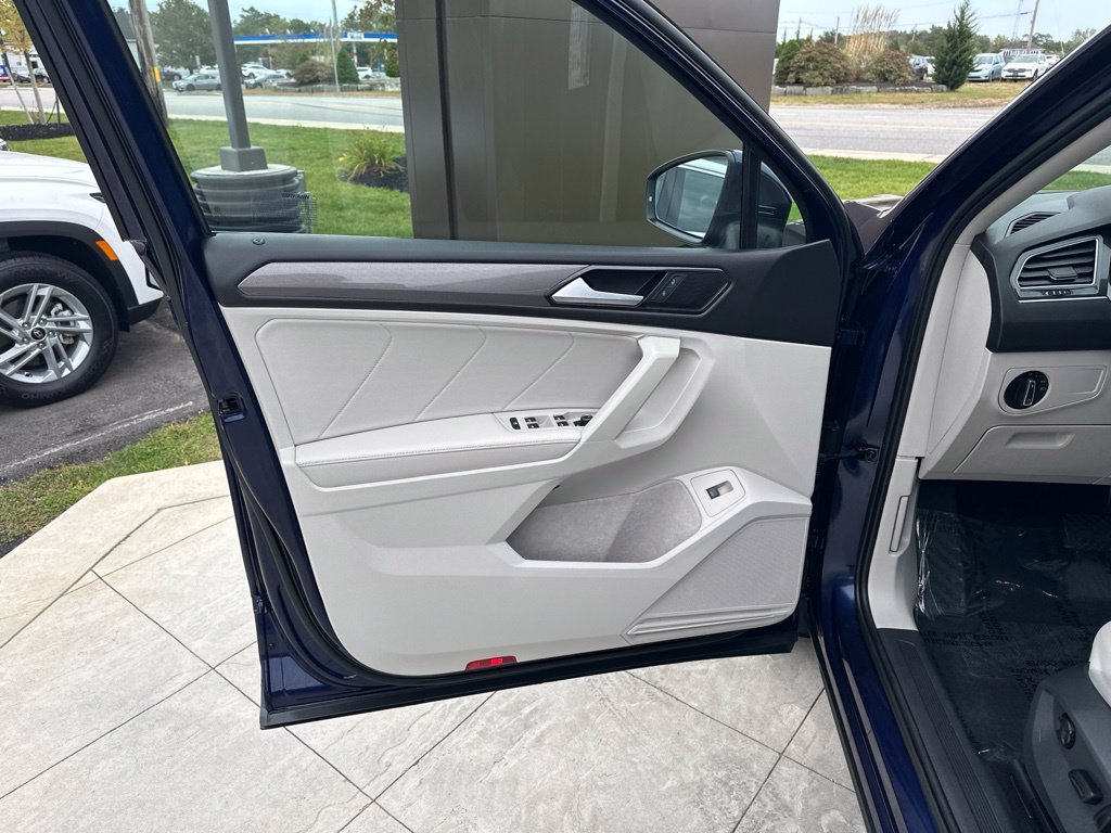 2022 Volkswagen Tiguan SE - Photo 22