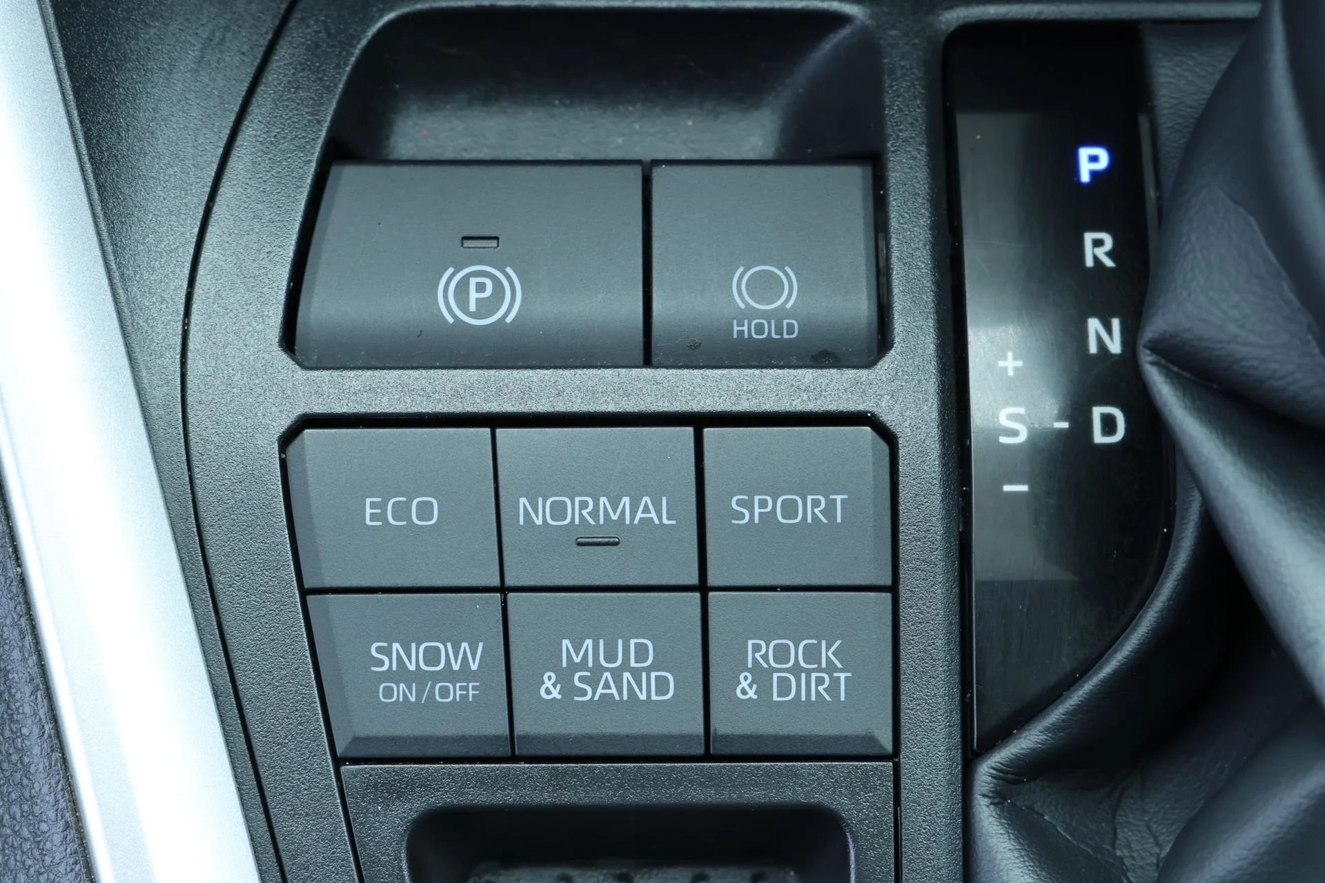 Used 2025 Beige Toyota XLE Premium image 14