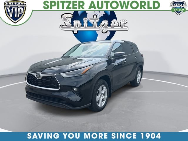 Used 2022 Black Toyota LE image 4