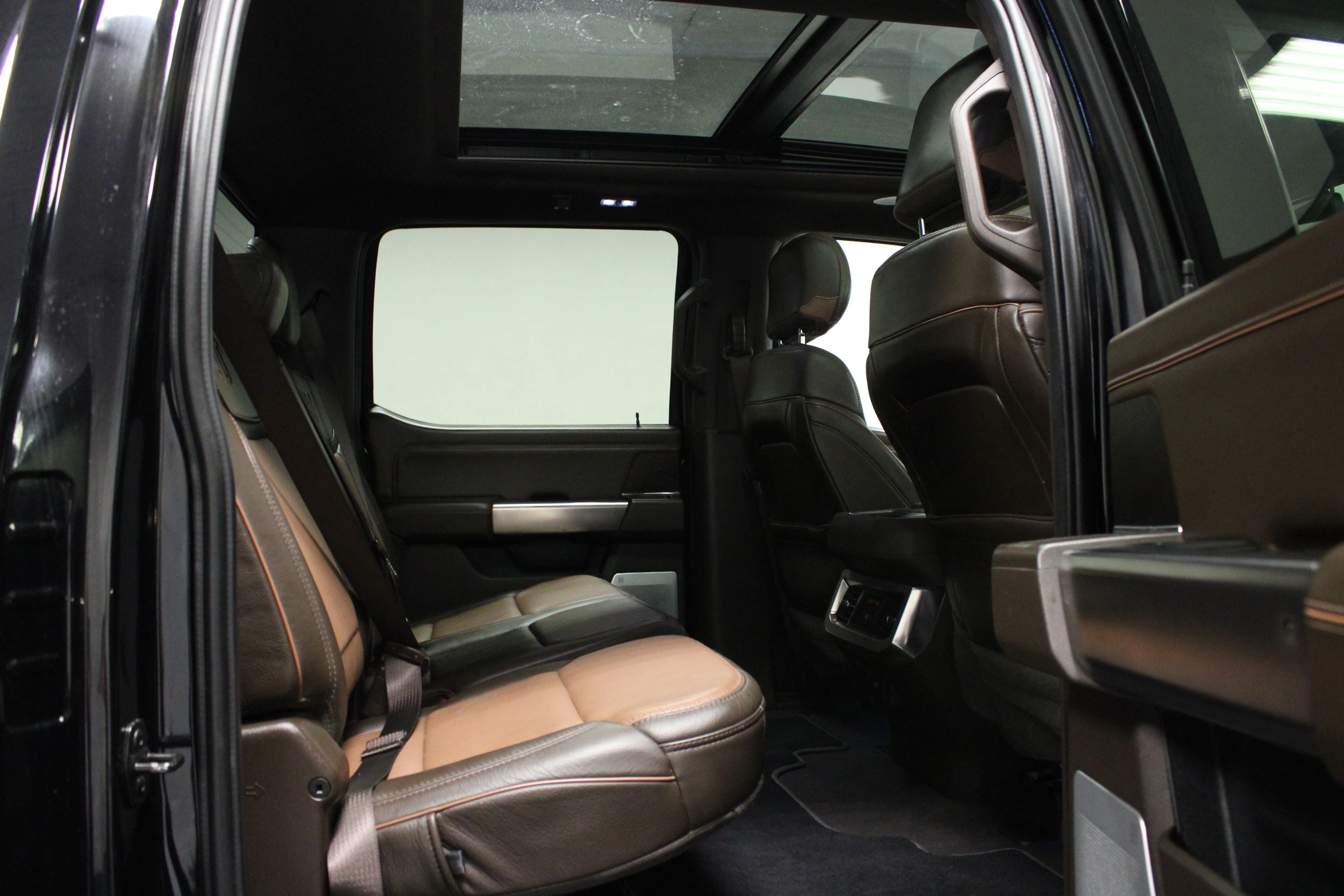 Used 2023 Agate Black Metallic Ford King Ranch image 15