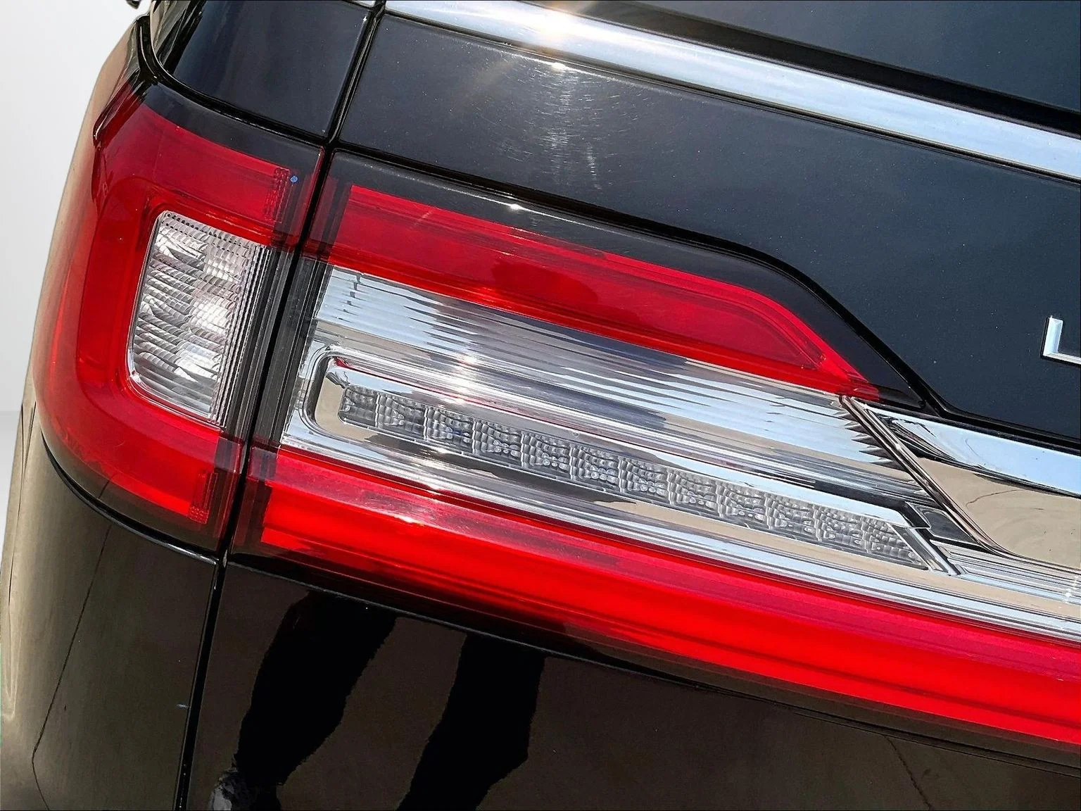 Used 2020 Black Lincoln Reserve image 31