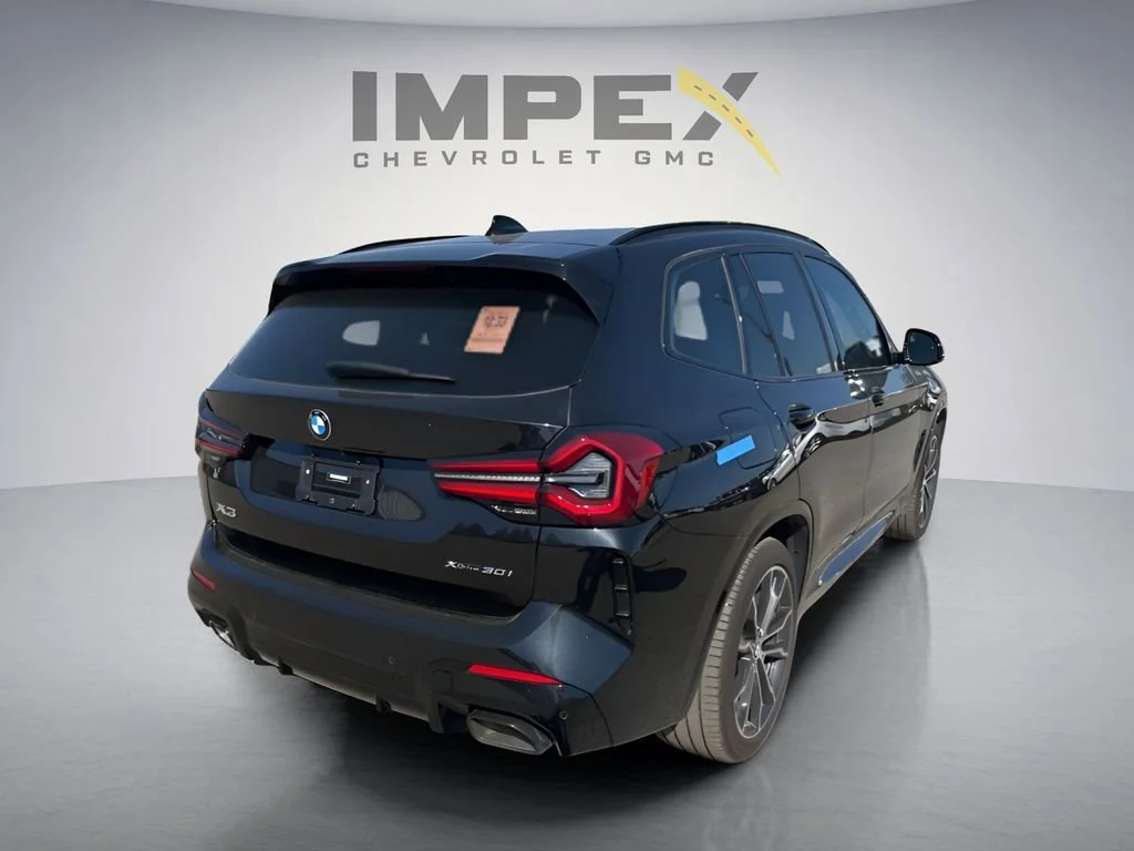 Used 2023  BMW xDrive30i image 4