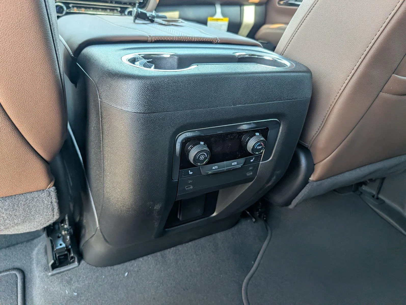 New 2027 Polar White Tricoat Chevrolet High Country image 32
