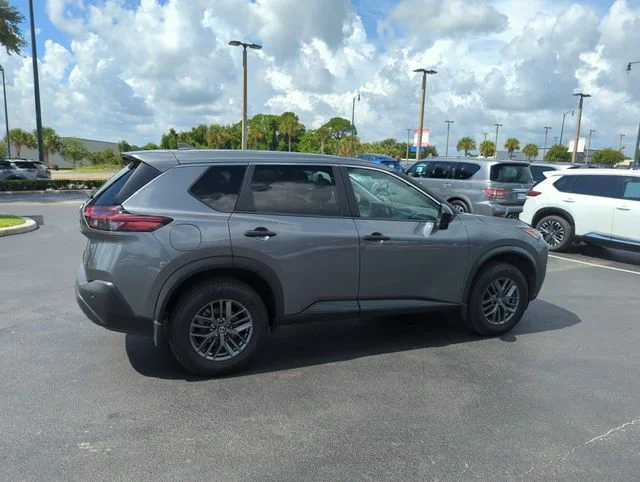 Used 2021 Gray Nissan S image 5
