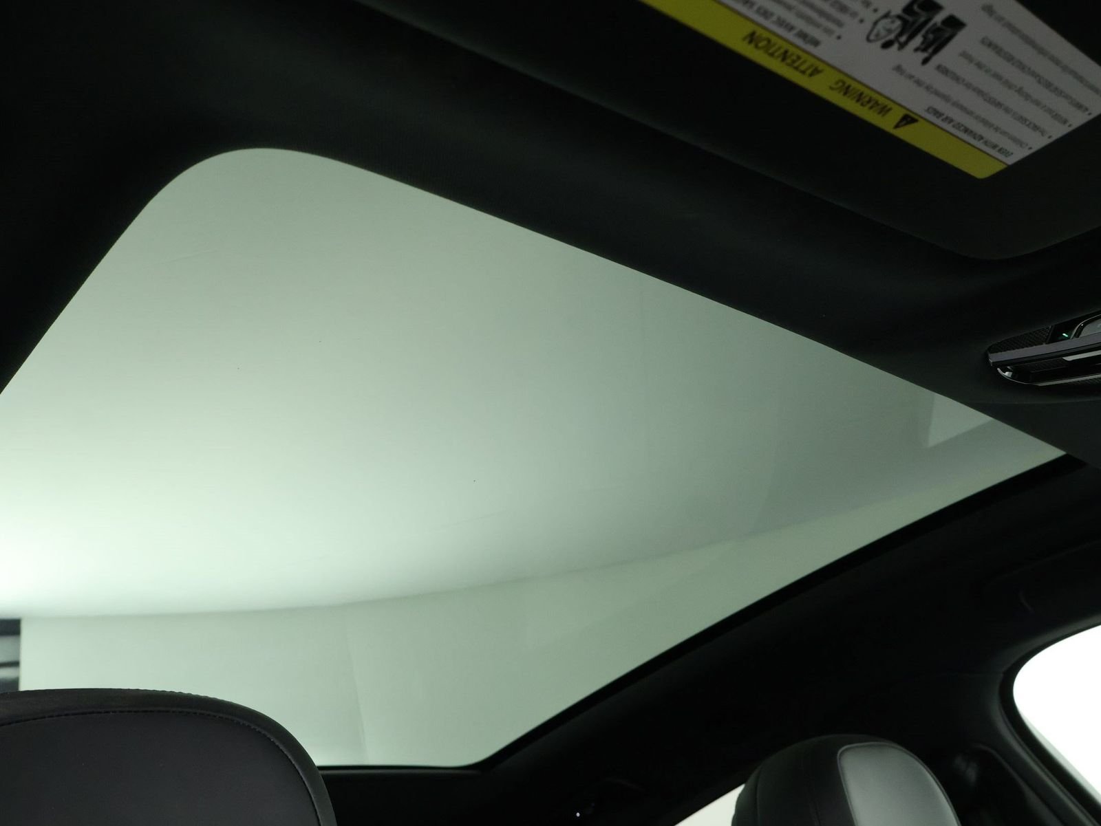 Certified Used 2022 White Porsche  image 25