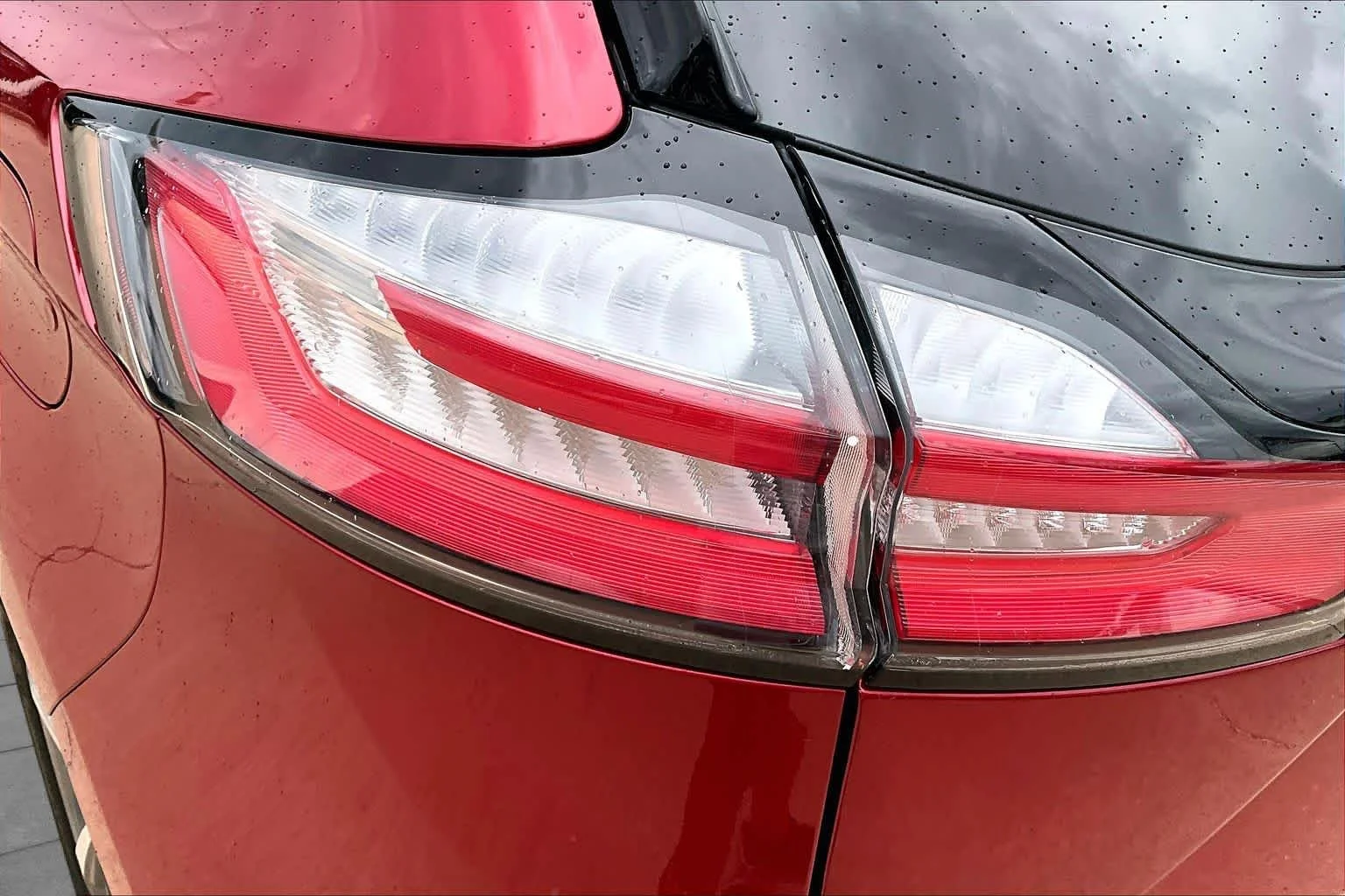Used 2022 Rapid Red Metallic Tinted Clearcoat Ford SEL image 25