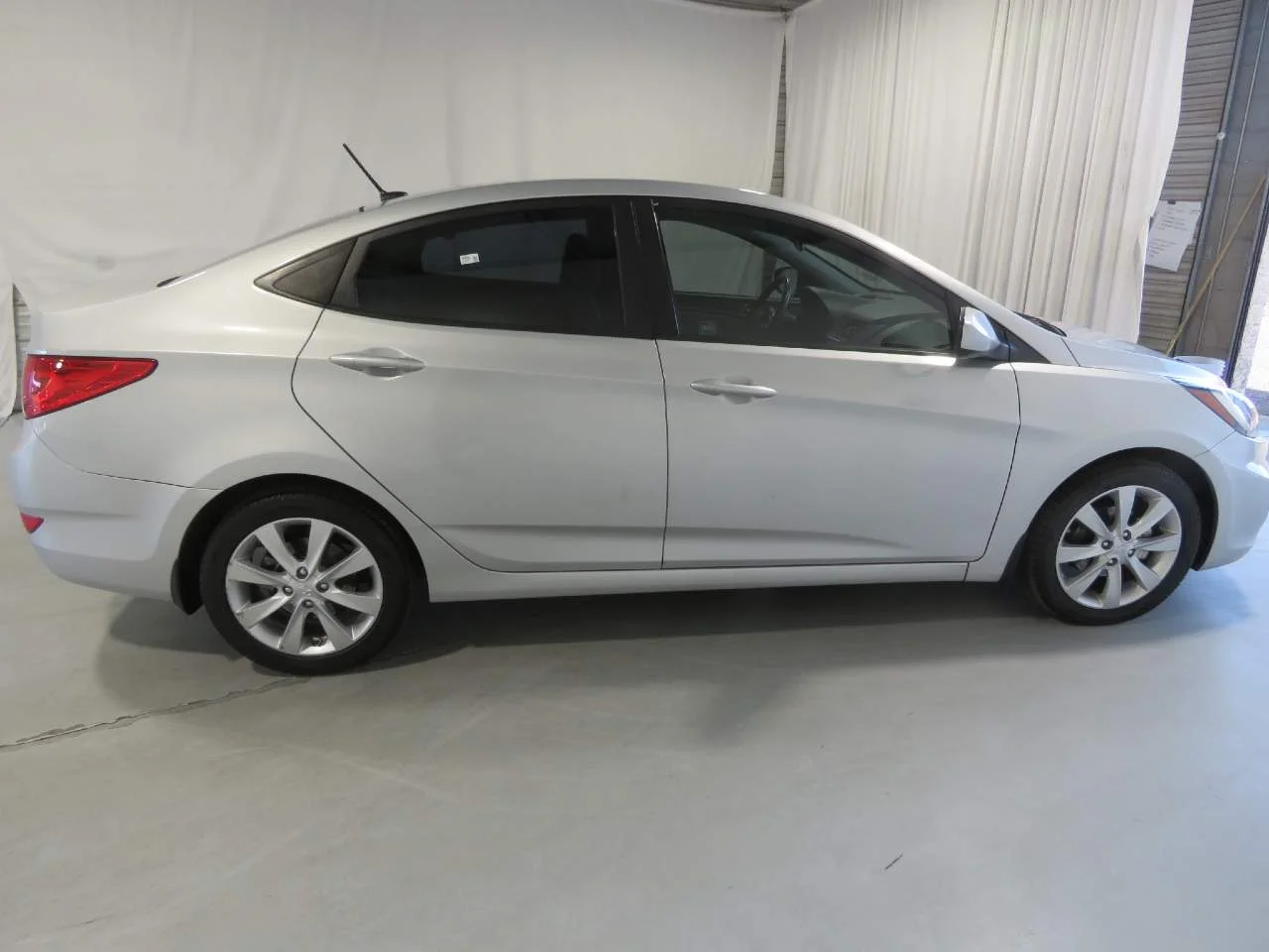 2013 Hyundai Accent GLS - Photo 7
