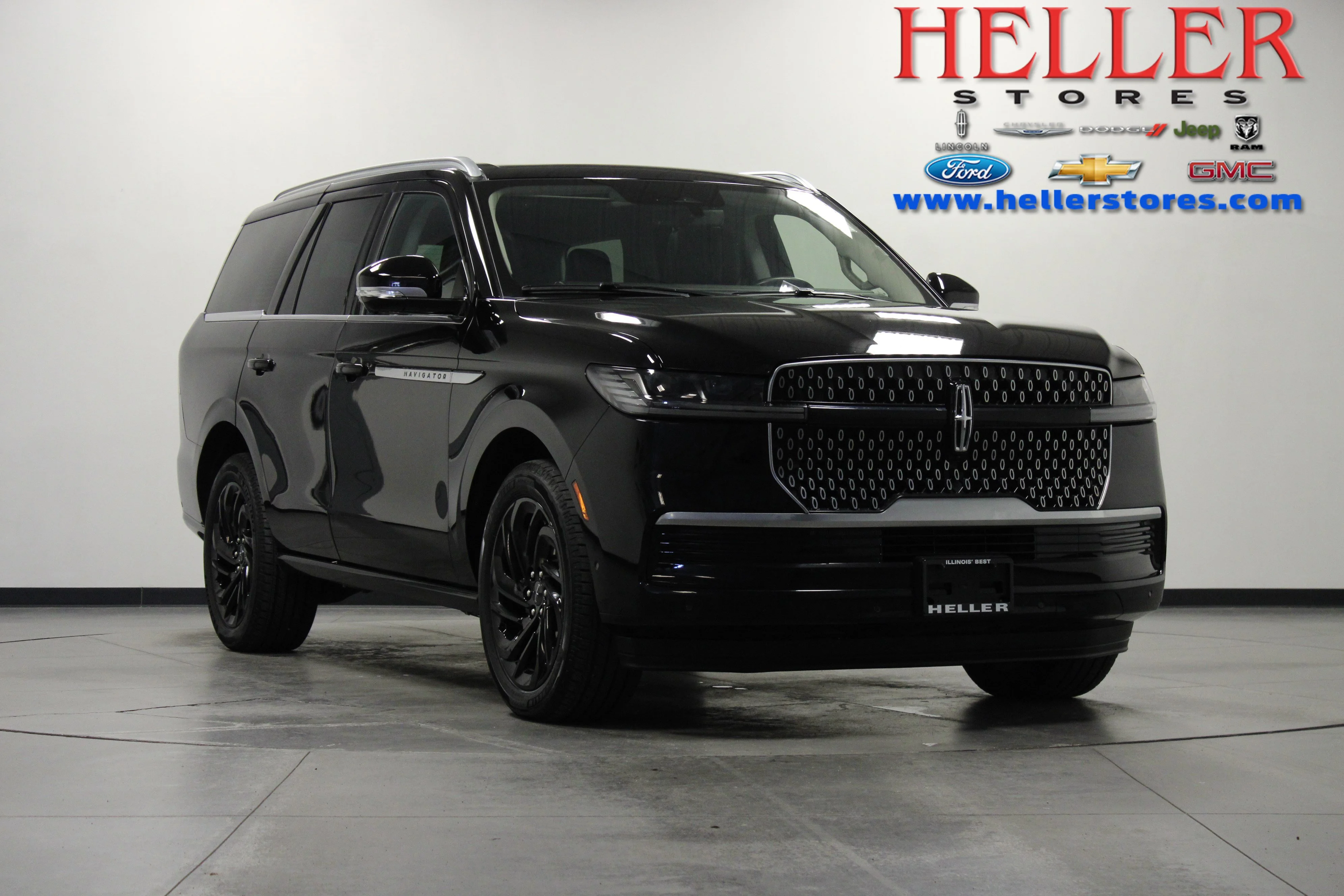 Used 2025 Black Metallic Lincoln Reserve image 1