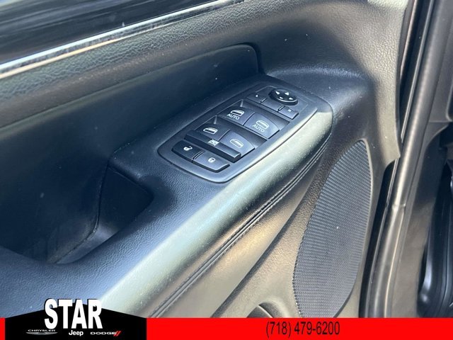 Used 2021 Granite Crystal Metallic Clearcoat Jeep Limited image 18