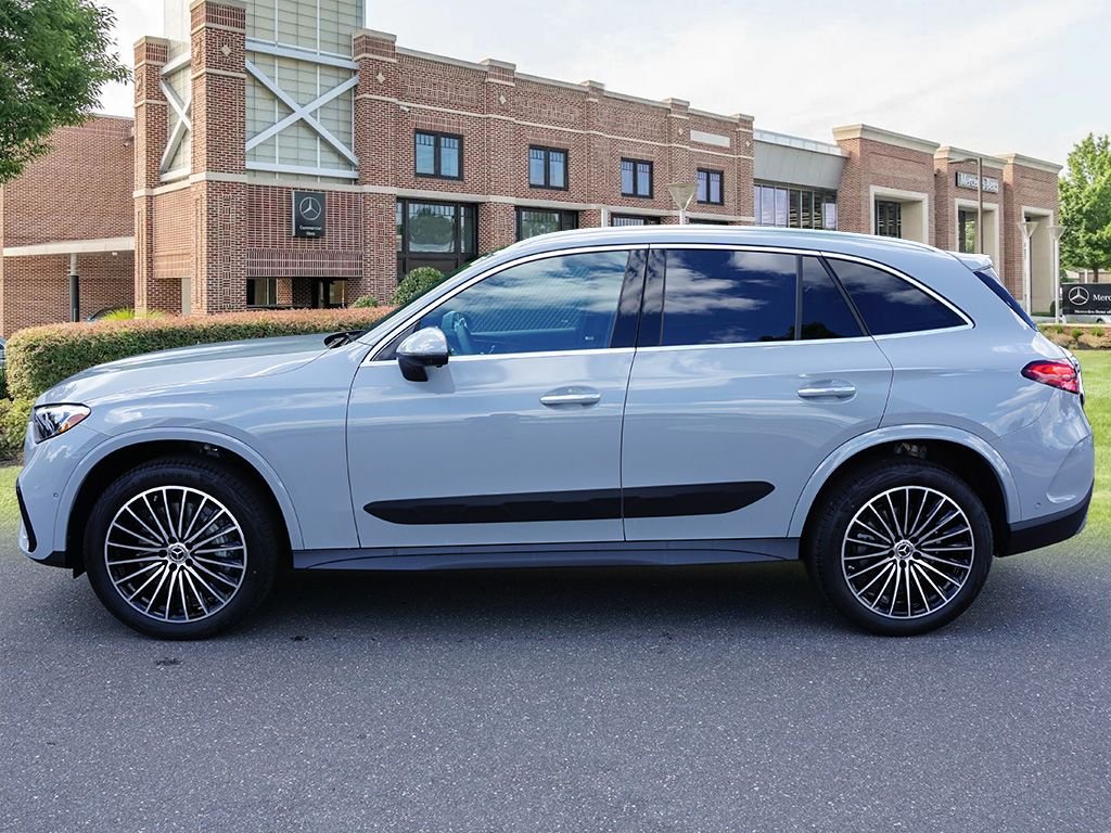 2025 Mercedes-Benz GLC Base - Photo 4