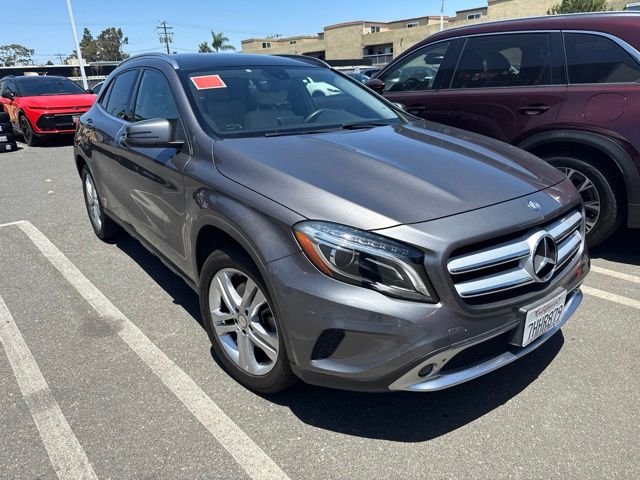Used 2015  Mercedes-Benz GLA 250 image 2