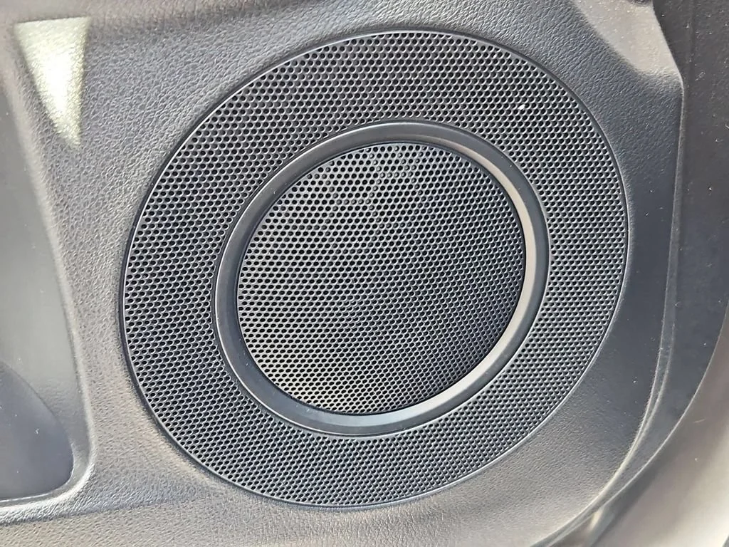 Used 2015  Lexus Hybrid image 12