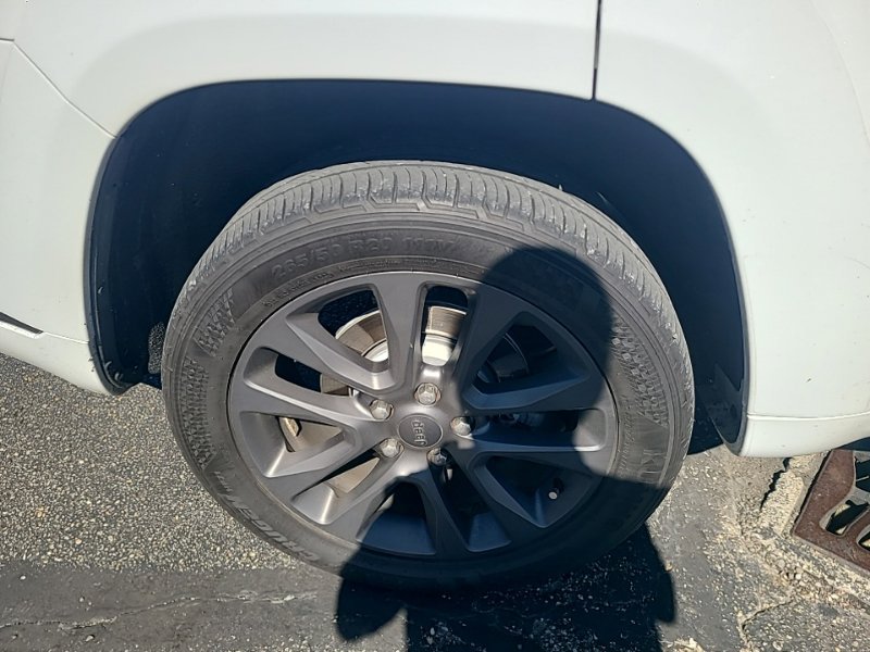 Used 2019 White Jeep High Altitude image 8