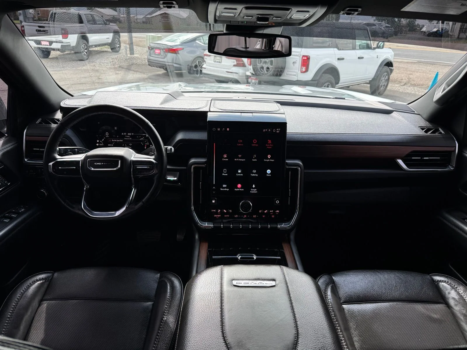 Used 2025 Silver GMC Denali image 33