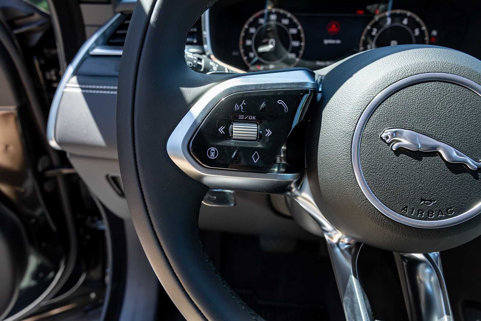 2026 Jaguar F-Pace R-Dynamic S - Photo 15