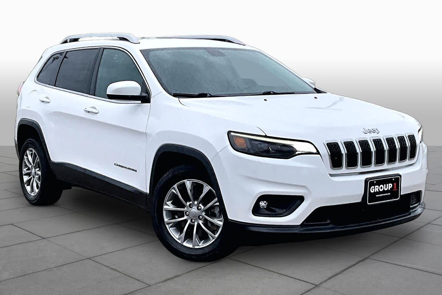 Used 2019 Bright White Clearcoat Jeep Latitude Plus image 3