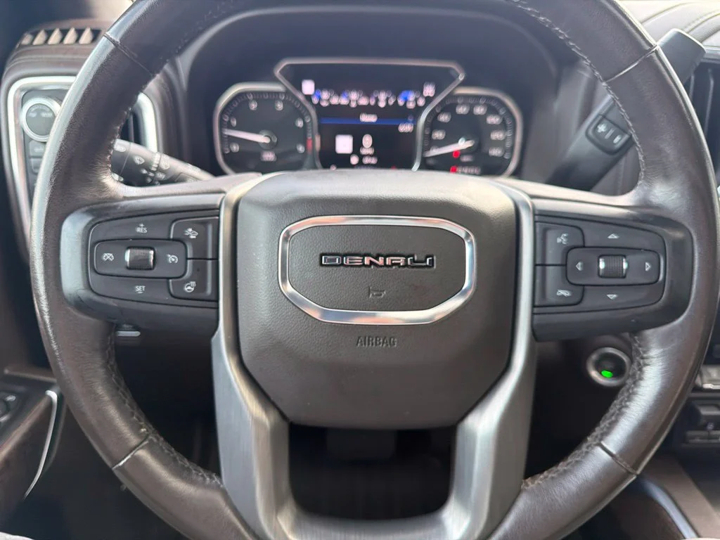 Used 2021 Hunter Green GMC Denali image 22