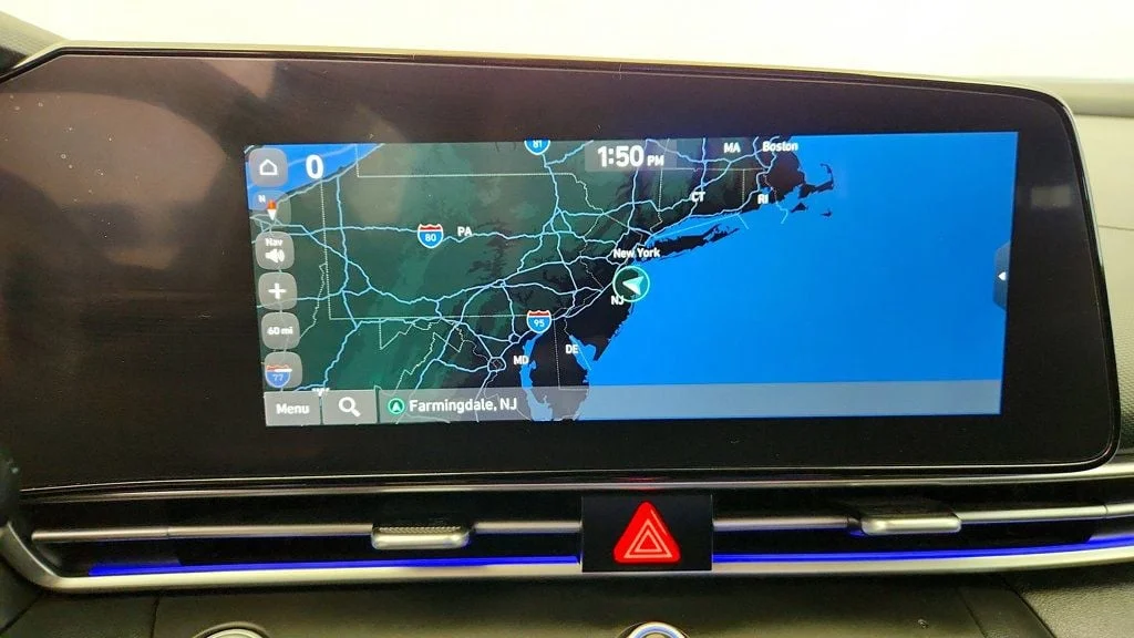 Used 2024 Amazon Gray Hyundai SEL IVT image 18