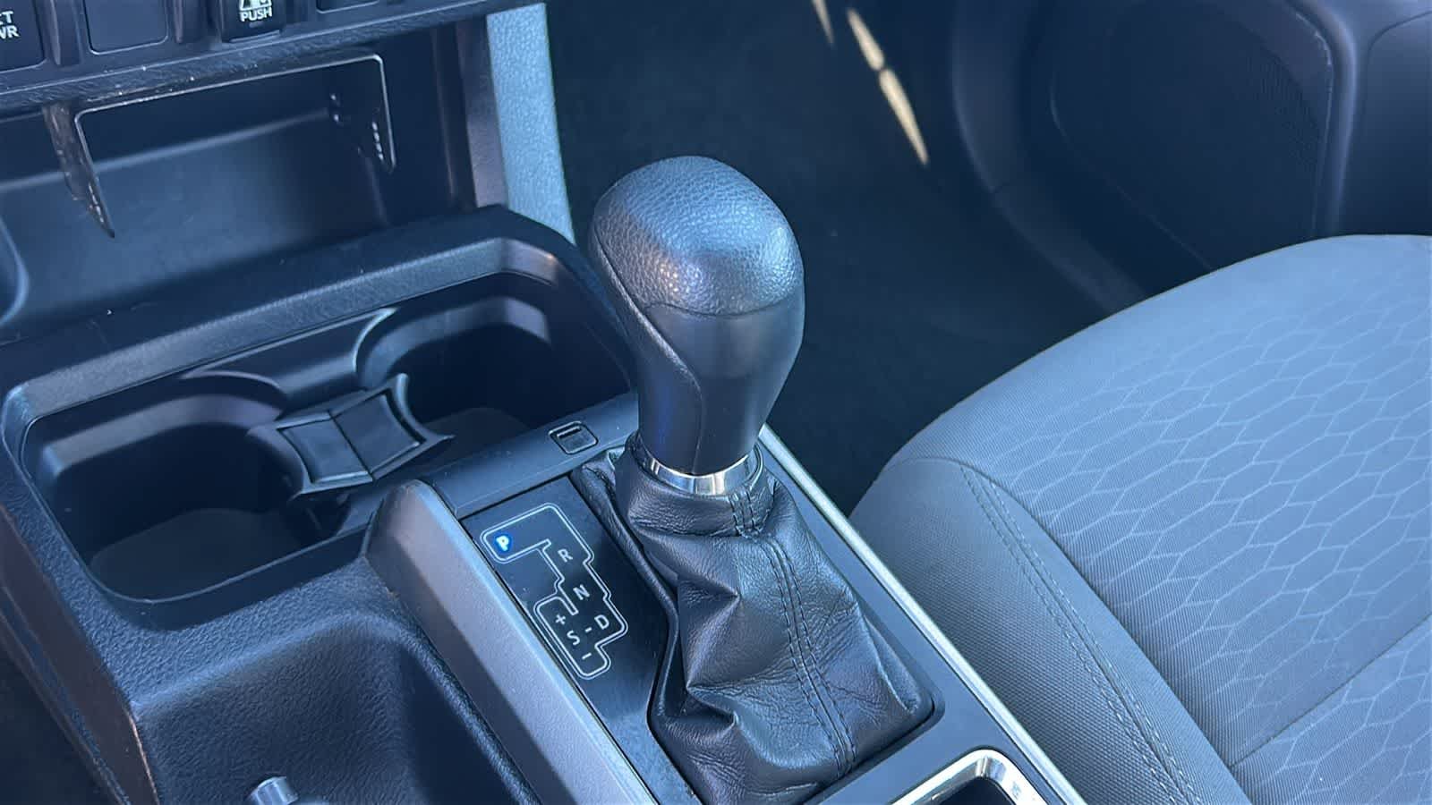 Used 2019 Midnight Black Metallic Toyota SR5 image 13