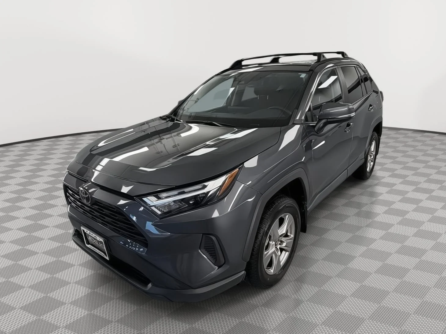 Used 2022 Magnetic Gray Metallic Toyota XLE image 7