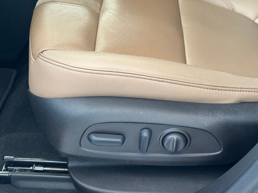 Used 2022 Red Chevrolet Premier image 15