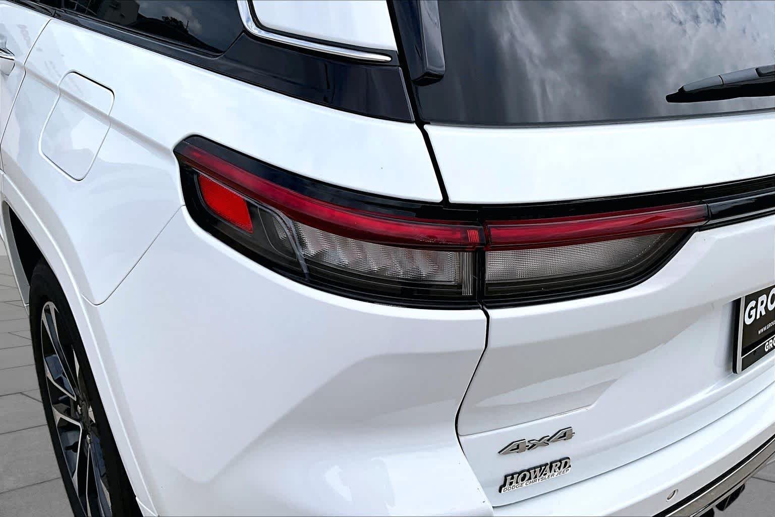 Used 2022 Bright White Clearcoat Jeep Overland image 29
