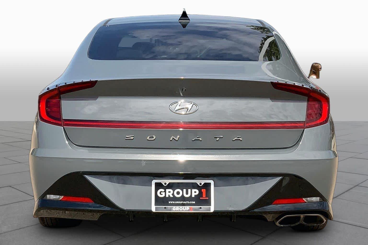 Used 2020 Hampton Gray Hyundai SEL image 5