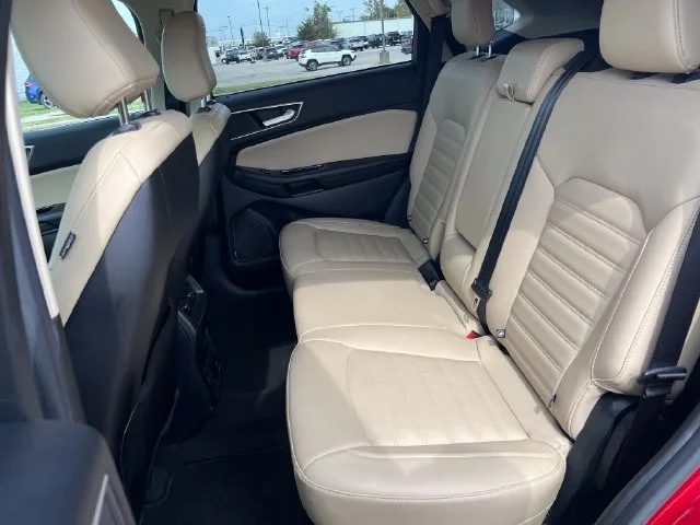 Used 2020 Red Ford SEL image 33