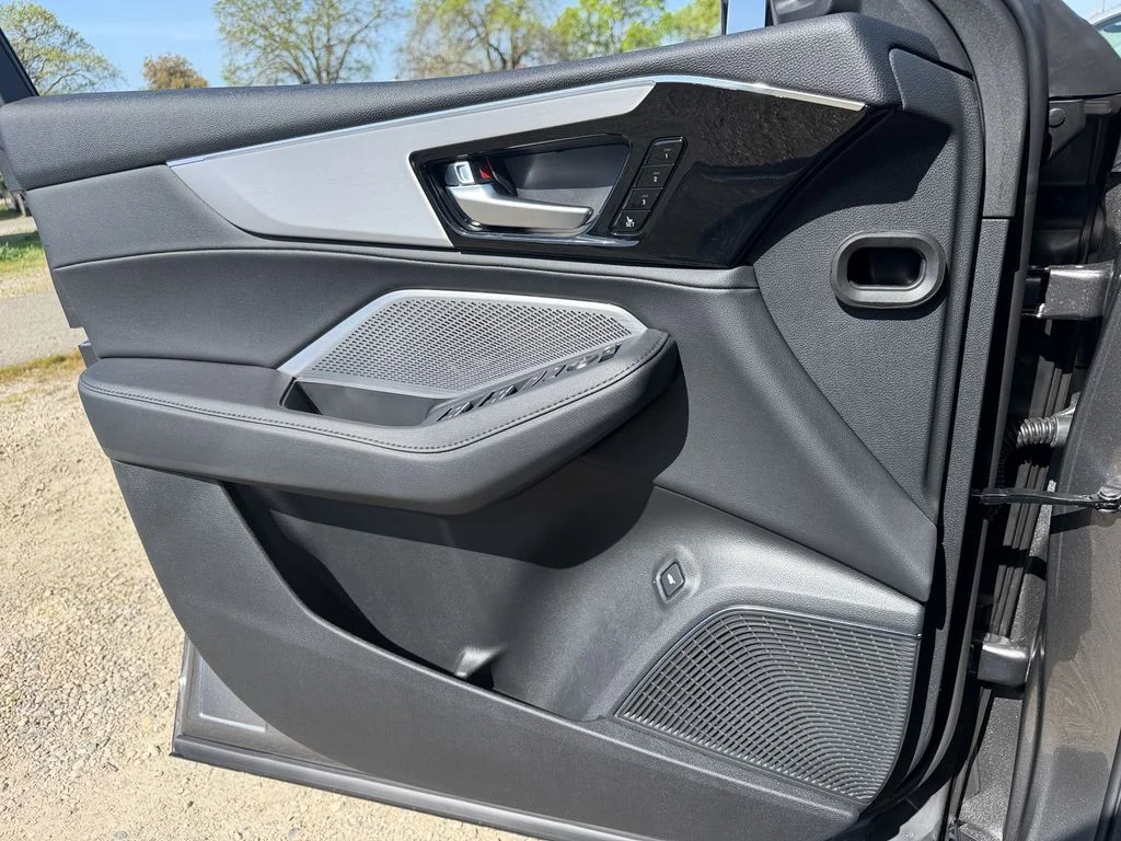 New 2026 Liquid Carbon Metallic Acura Base image 13
