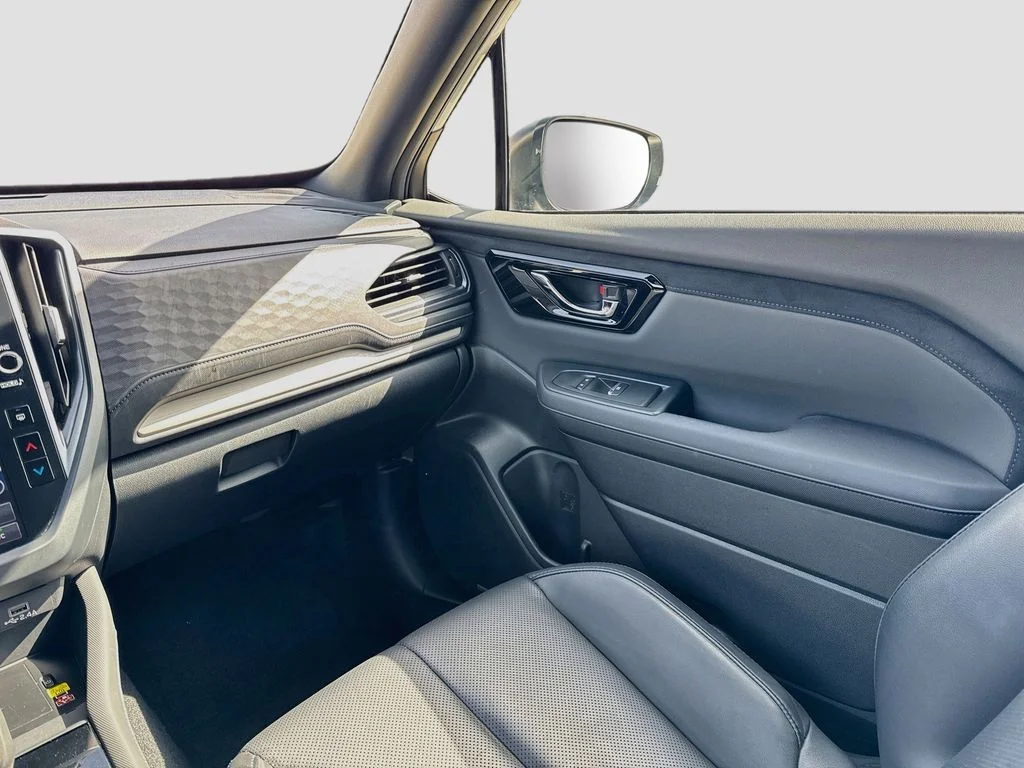 Used 2025 White Subaru Limited image 31
