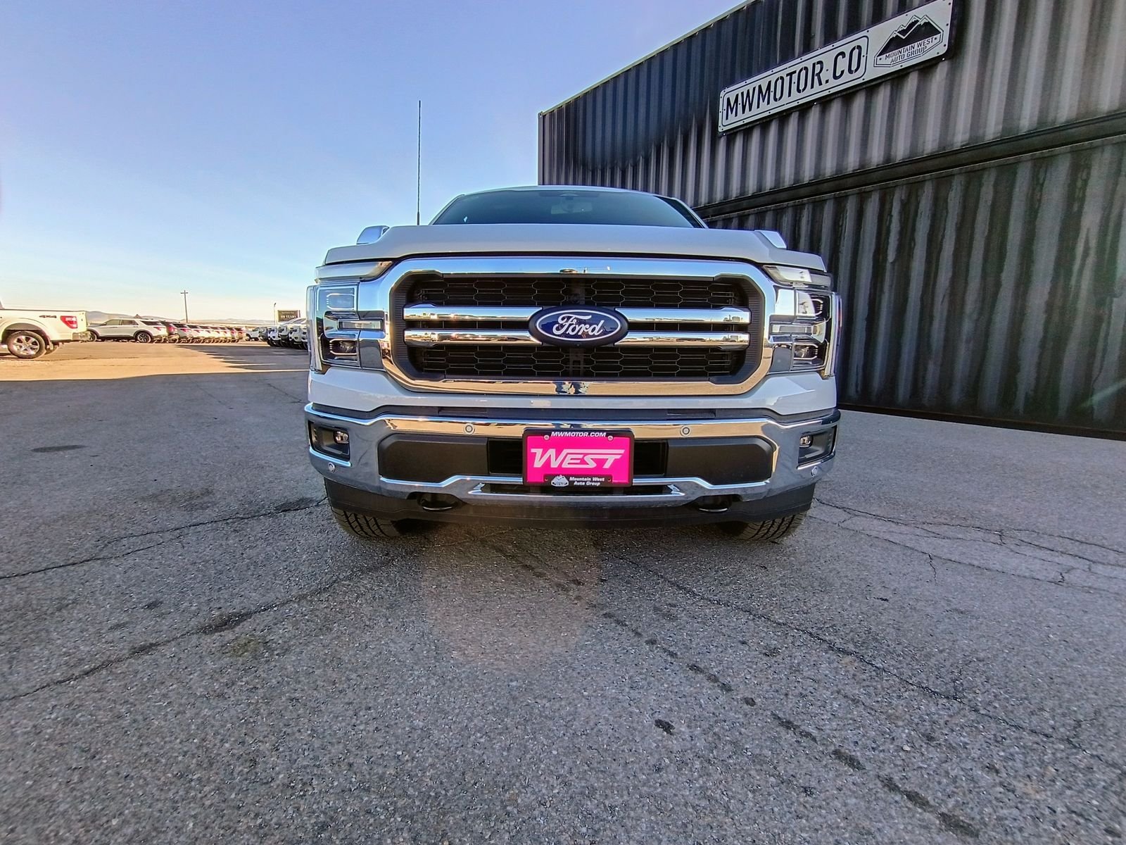 View vehicle photo 3