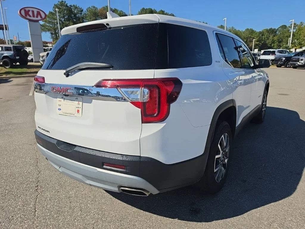 Used 2023 White GMC SLE image 7