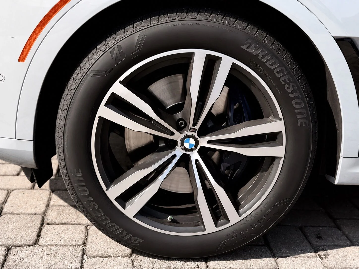 Used 2024 Gray Metallic BMW xDrive40i image 13