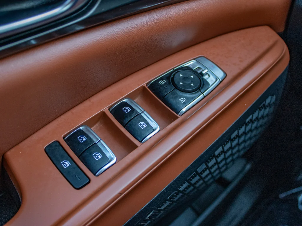 Used 2025 Aurora Black Pearl Kia SX image 33