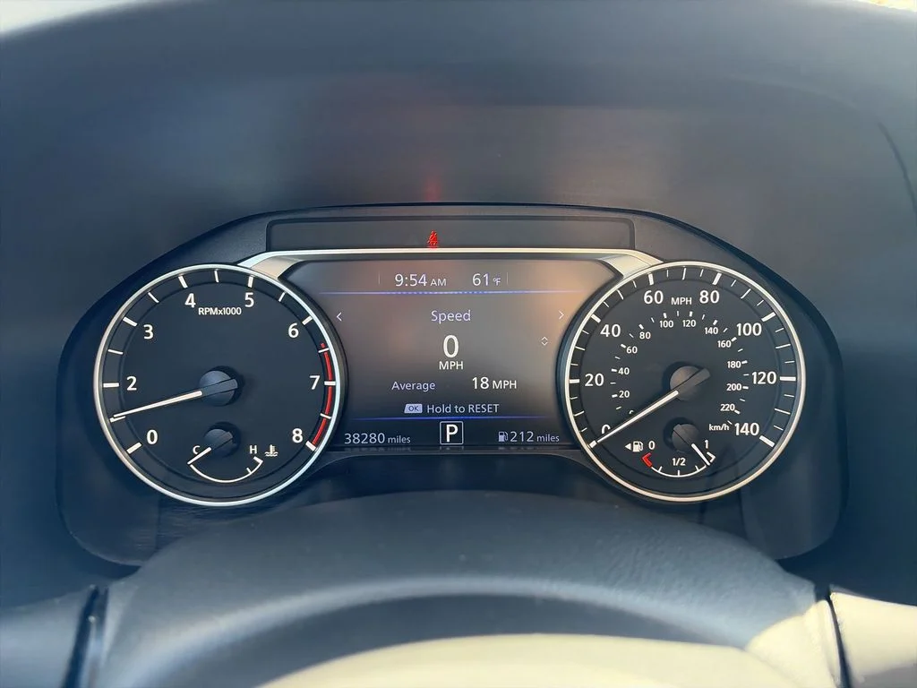 Used 2025 White Nissan 2.5 SV image 15