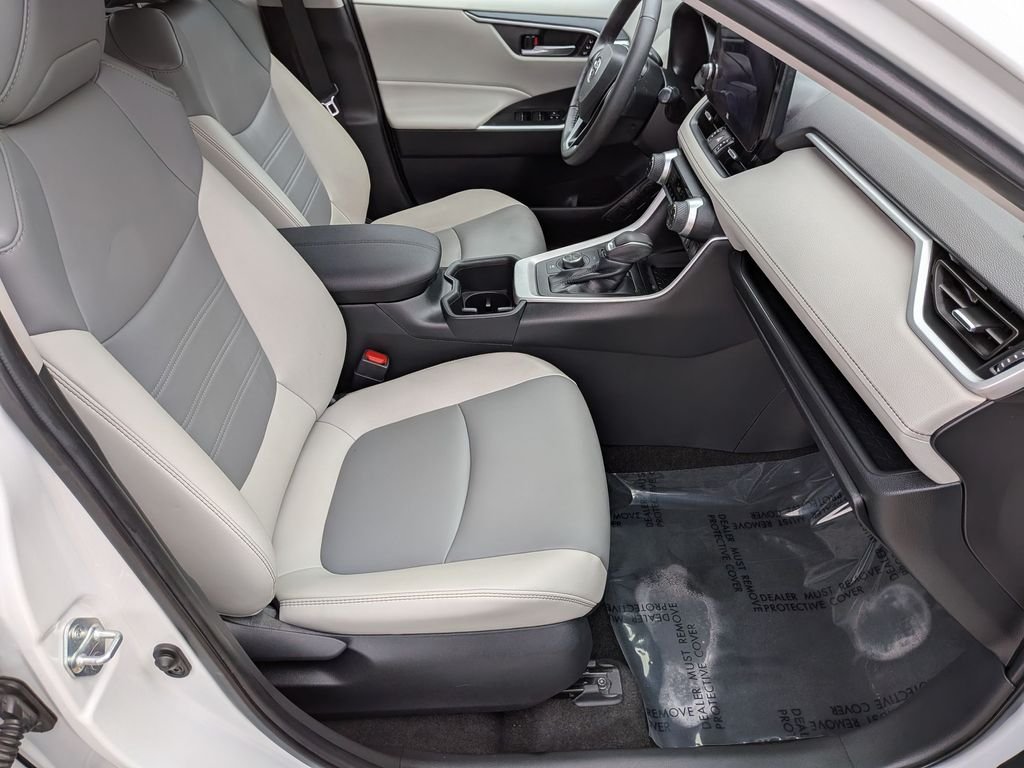 Used 2023 Beige Toyota XLE Premium image 32