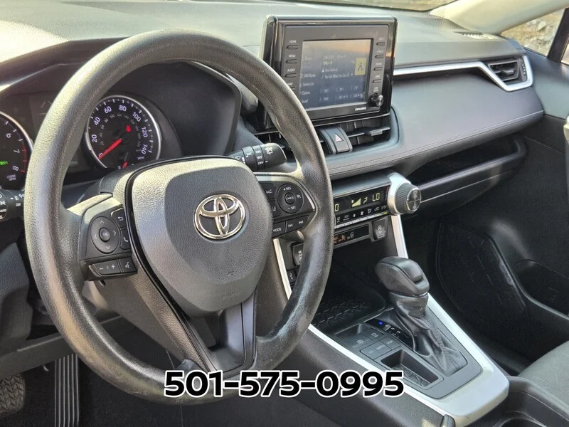 Used 2021 Magnetic Gray Metallic TOYOTA XLE FWD image 9