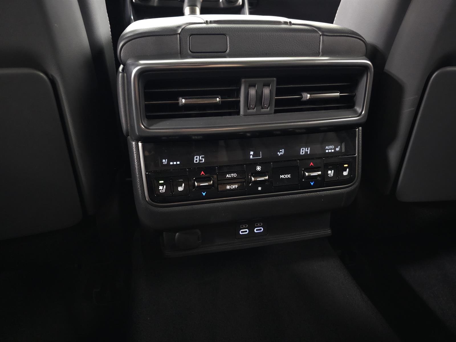 2024 Lexus LX Luxury - Photo 35