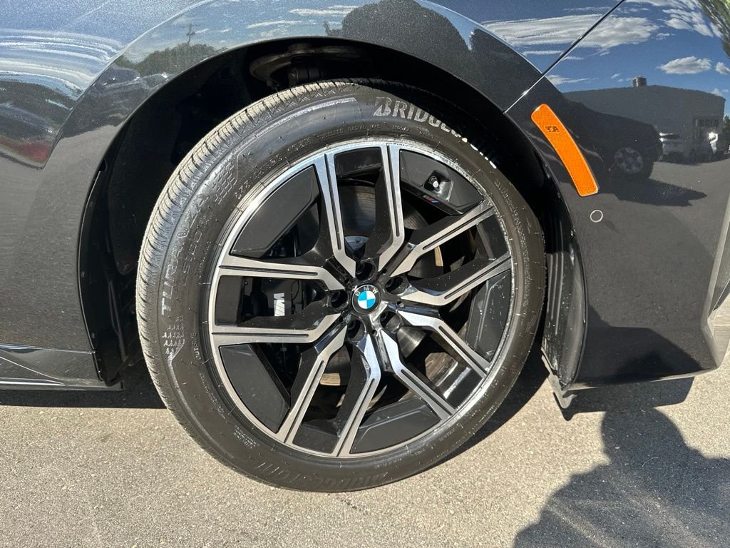 Certified Used 2026 Black Sapphire Metallic BMW 750e xDrive image 31