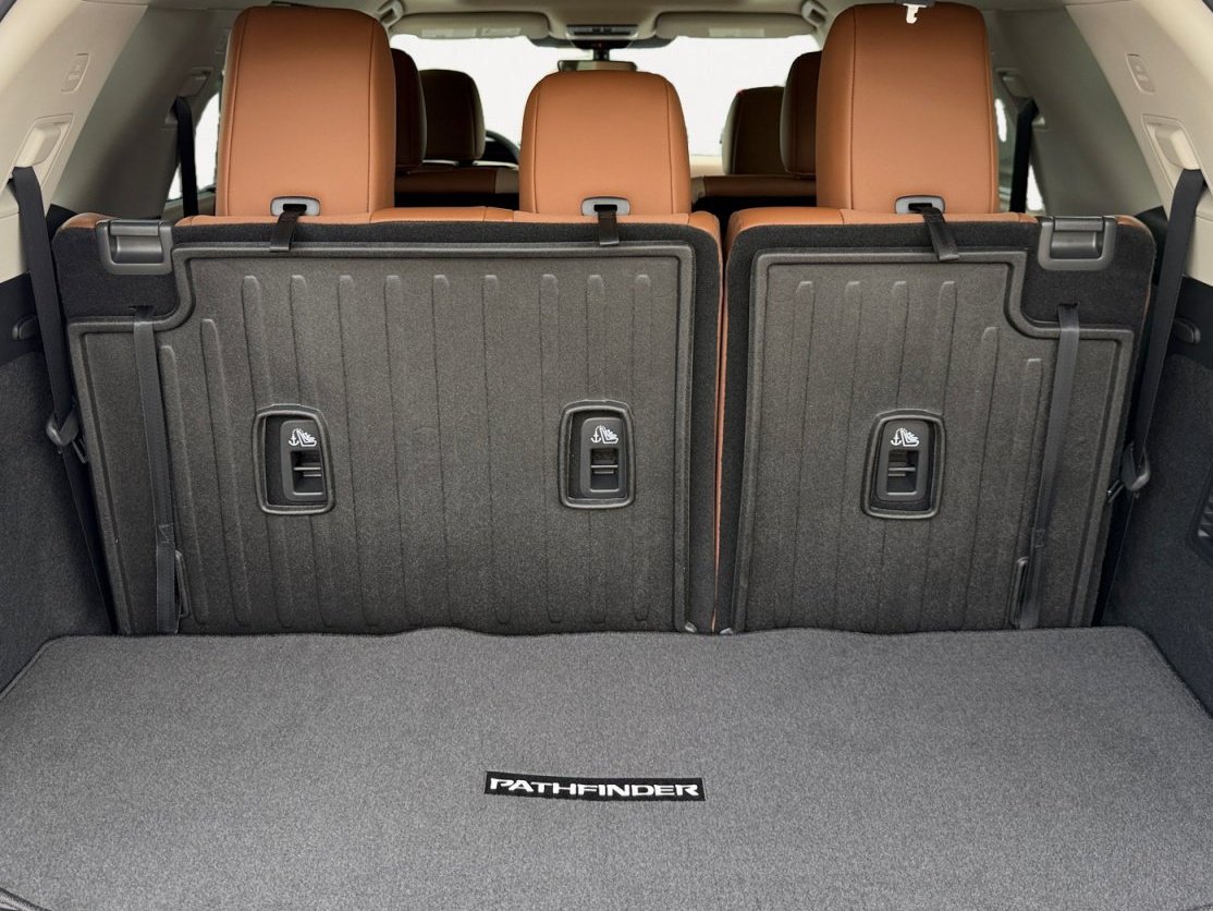 New 2026 Everest White Pearl Tricoat Nissan Platinum image 16